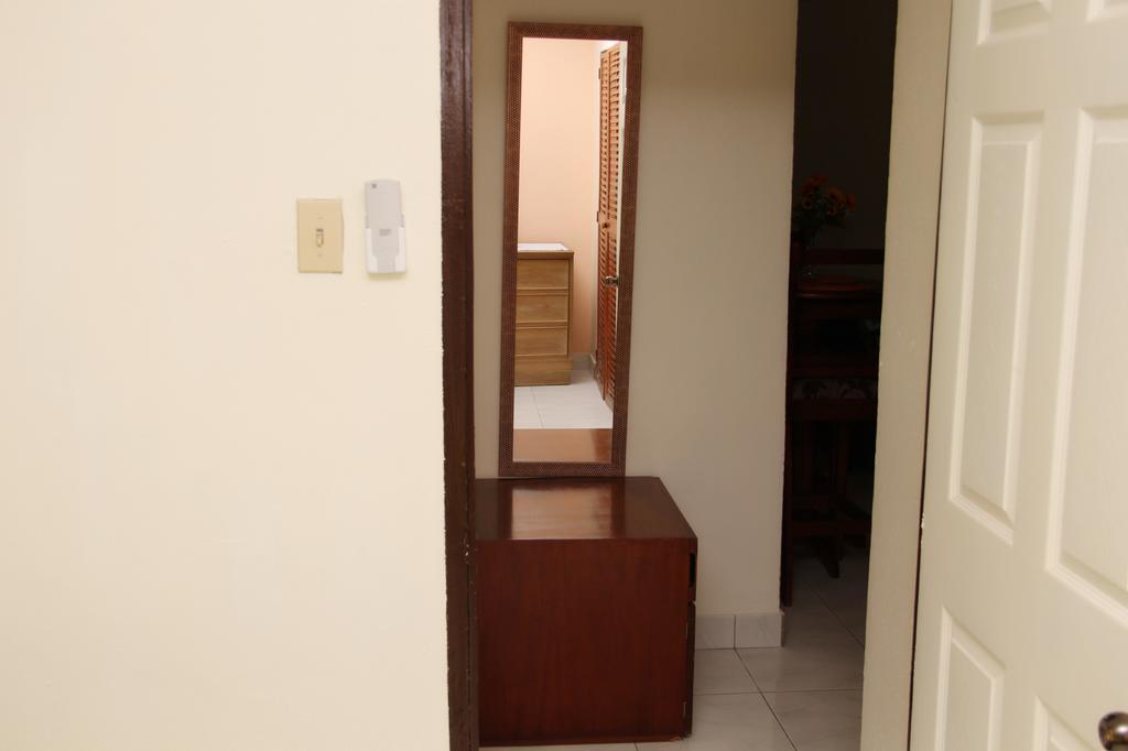 Central Oaklands Kingston Apt Bagian luar foto
