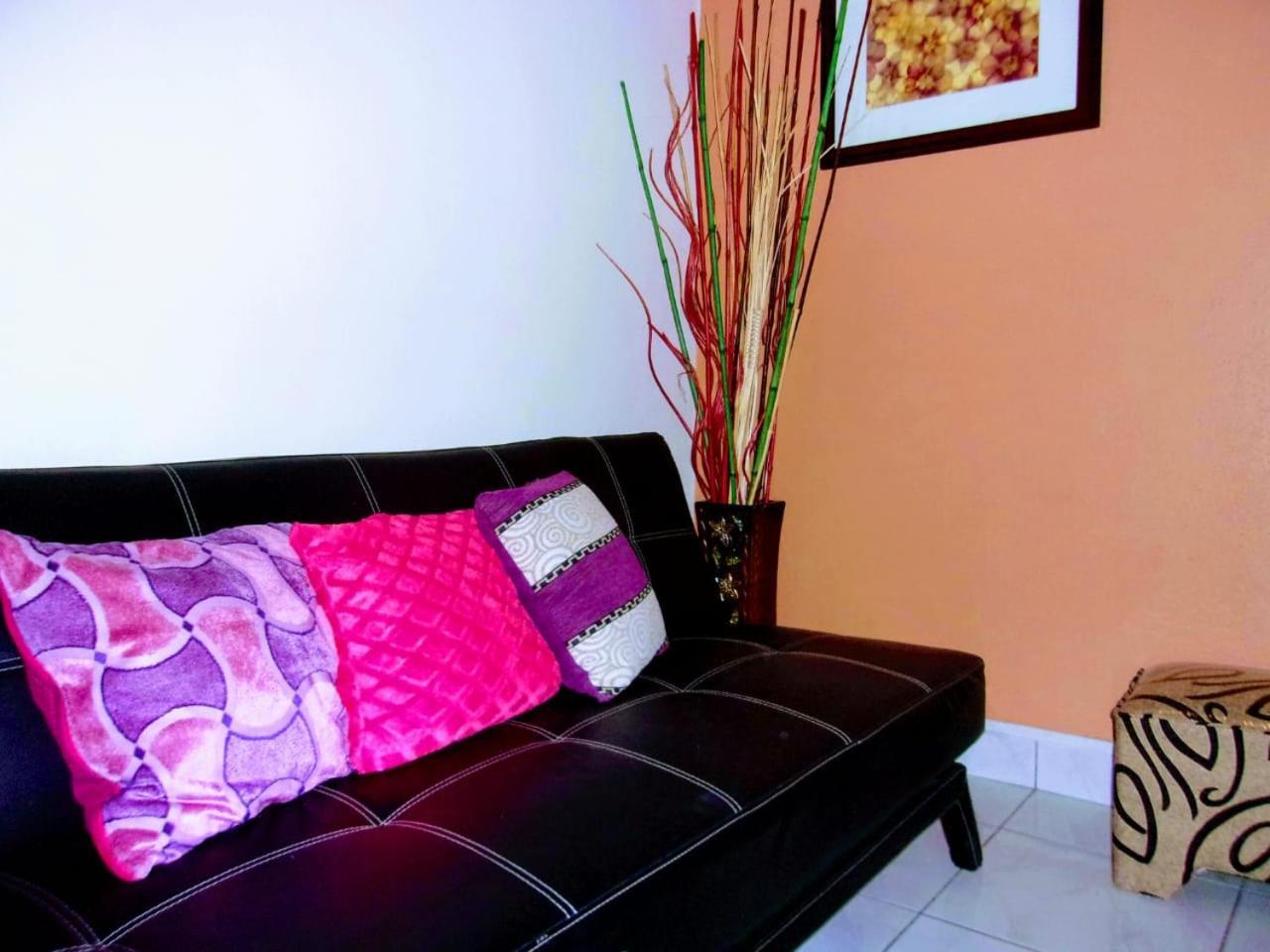 Central Oaklands Kingston Apt Bagian luar foto